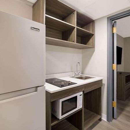Suburban Studios Milwaukee Airport Εξωτερικό φωτογραφία