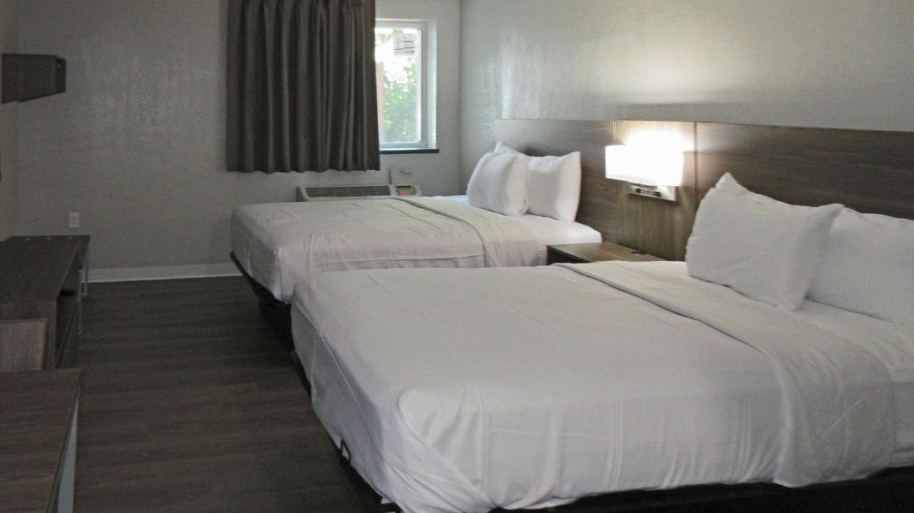 Suburban Studios Milwaukee Airport Εξωτερικό φωτογραφία