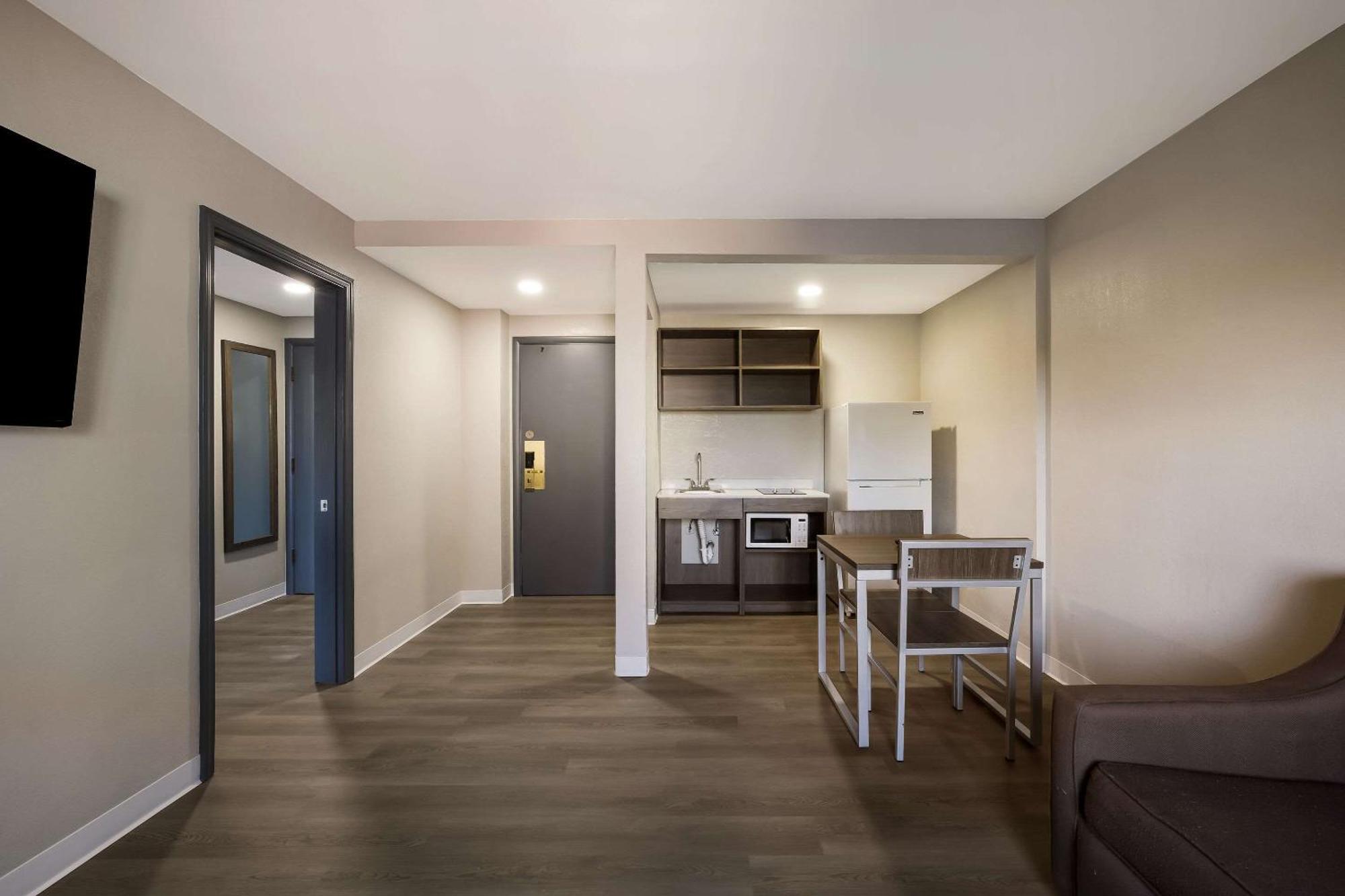 Suburban Studios Milwaukee Airport Εξωτερικό φωτογραφία