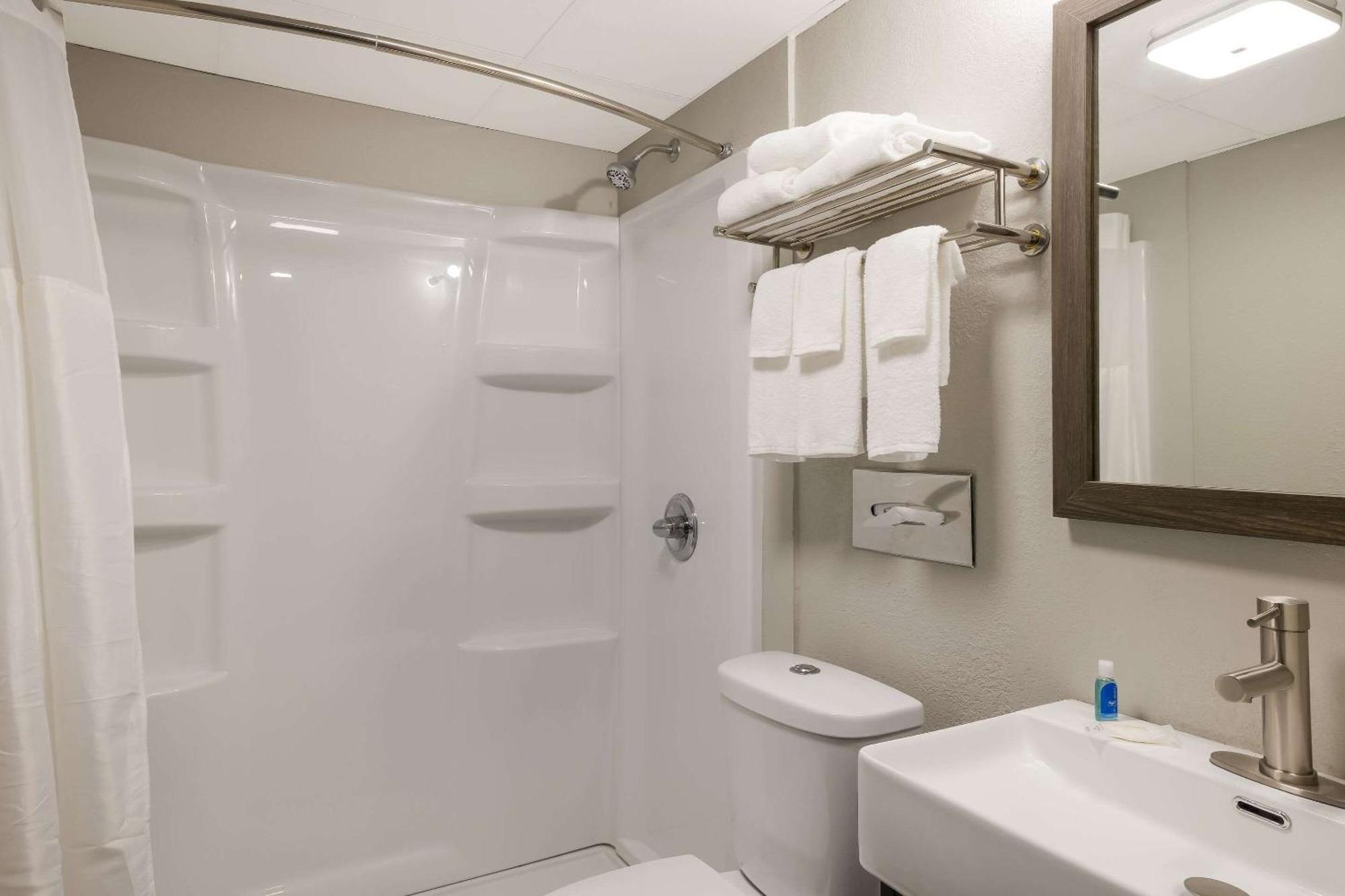 Suburban Studios Milwaukee Airport Εξωτερικό φωτογραφία