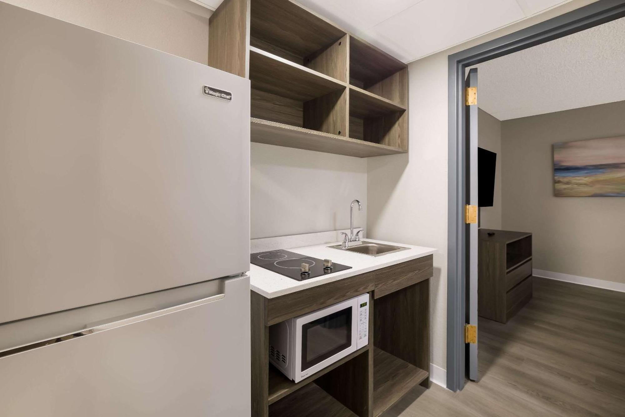 Suburban Studios Milwaukee Airport Εξωτερικό φωτογραφία