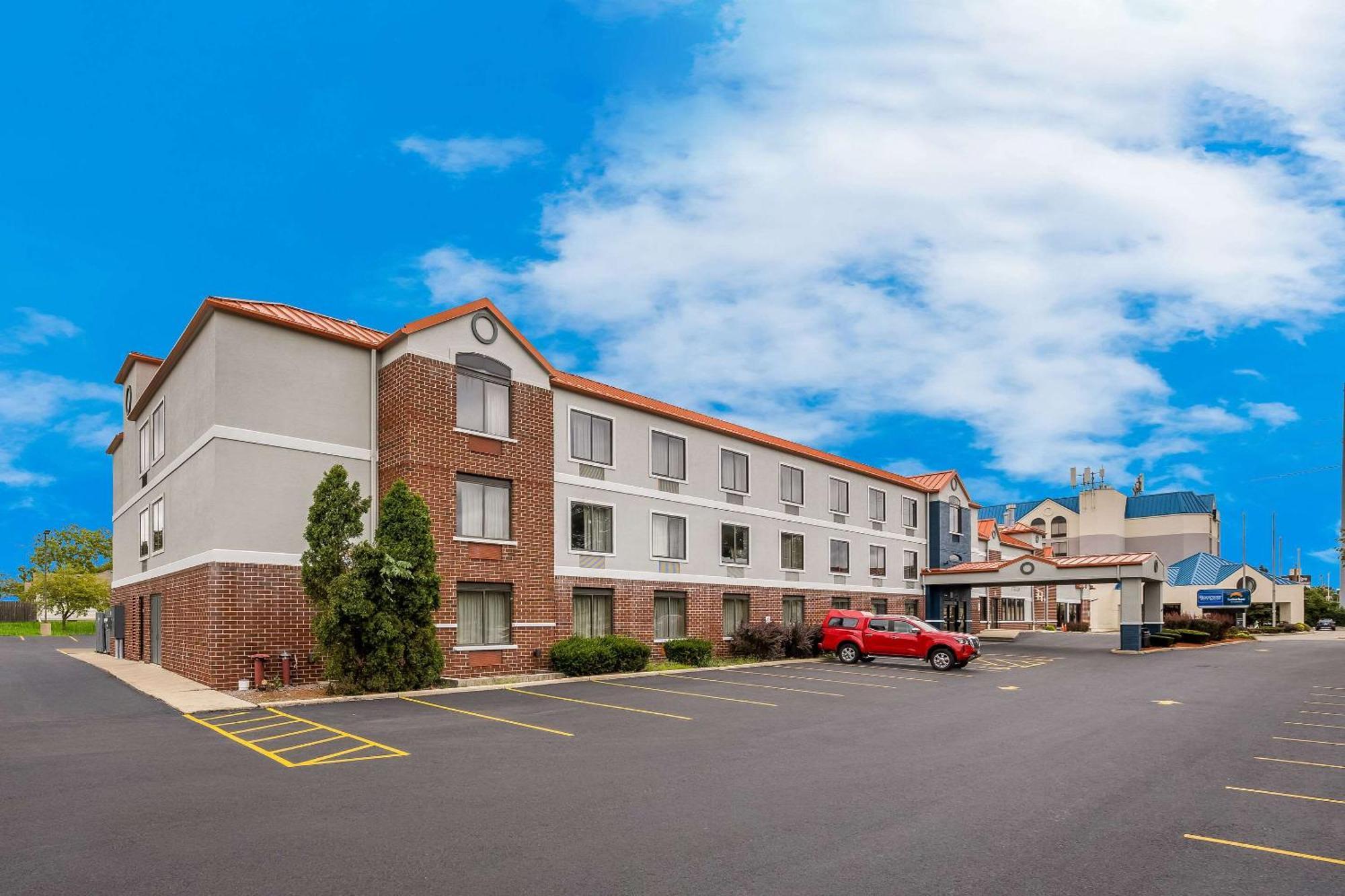 Suburban Studios Milwaukee Airport Εξωτερικό φωτογραφία